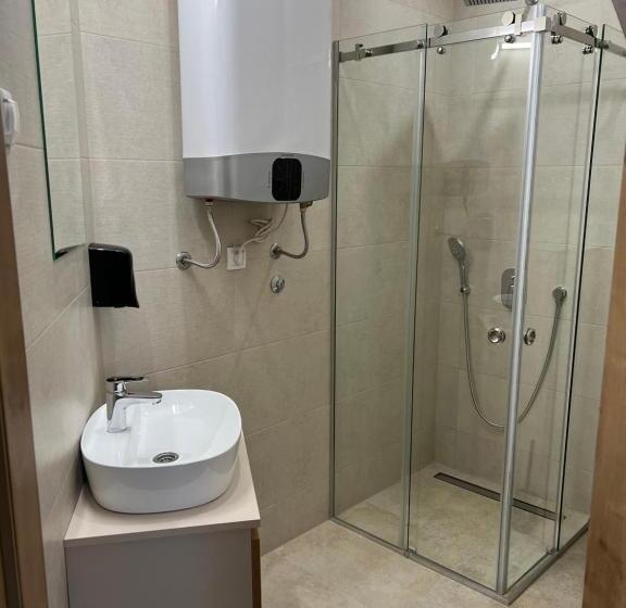 إستوديو قياسى, Zlatni Odmor