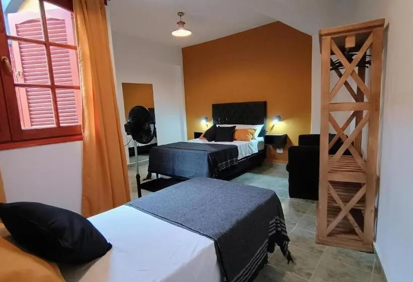 Perhehuone, Hostería Suites Del Centro