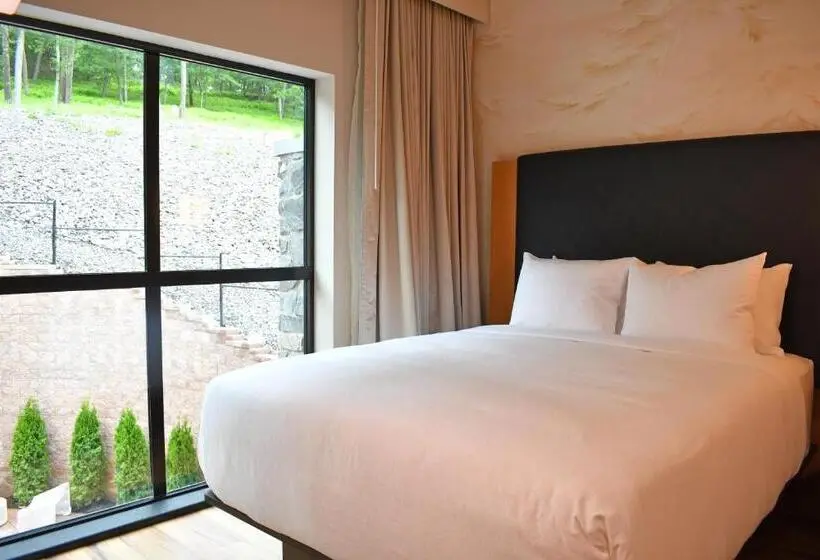Executive-huone, The Swiftwater