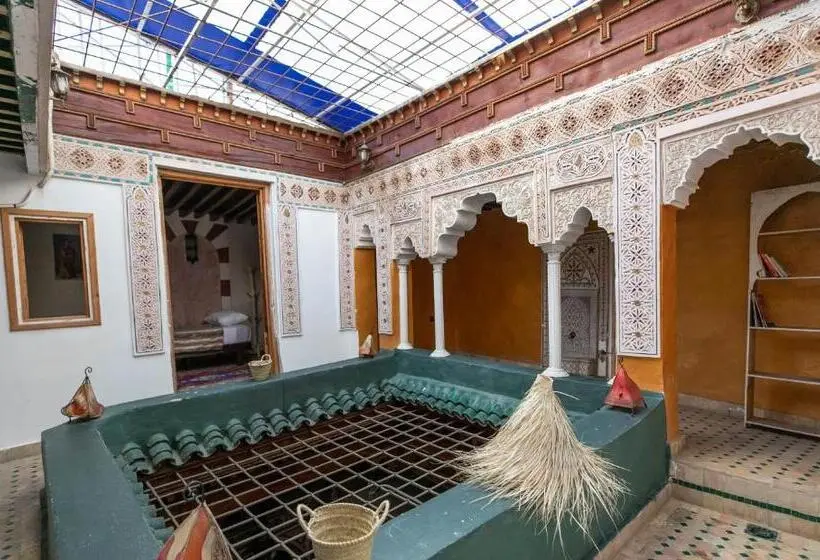 اتاق راحتی سه تخته, Riad Dar Diwan