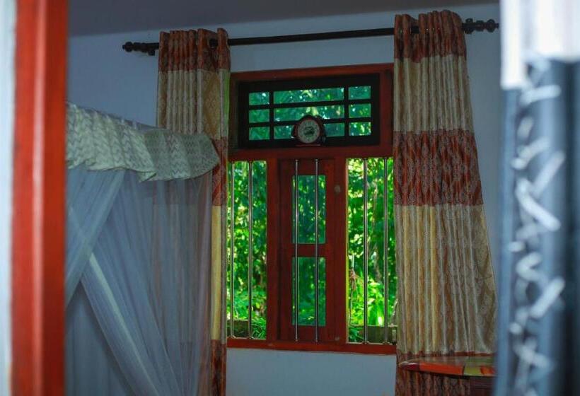 디럭스 룸, Yino Villa Midigama