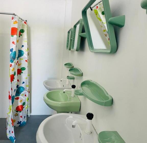 Кровать в Общей Комнате, R Eight Hostel