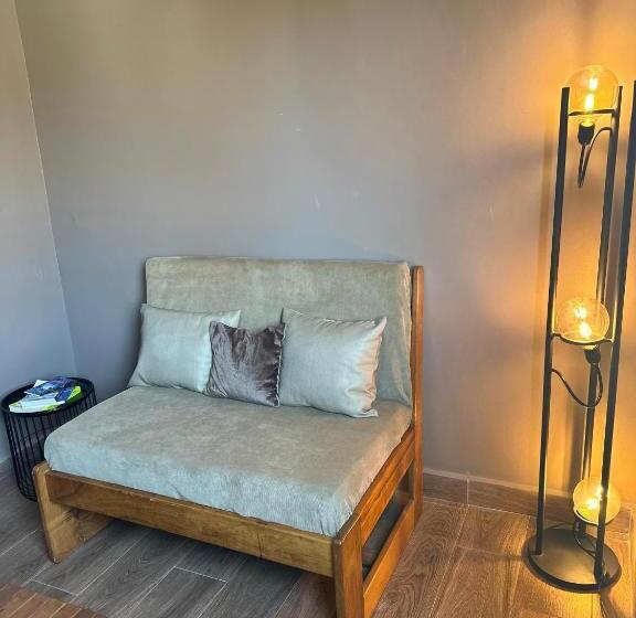 اتاق استاندارد با تخت بزرگ, N