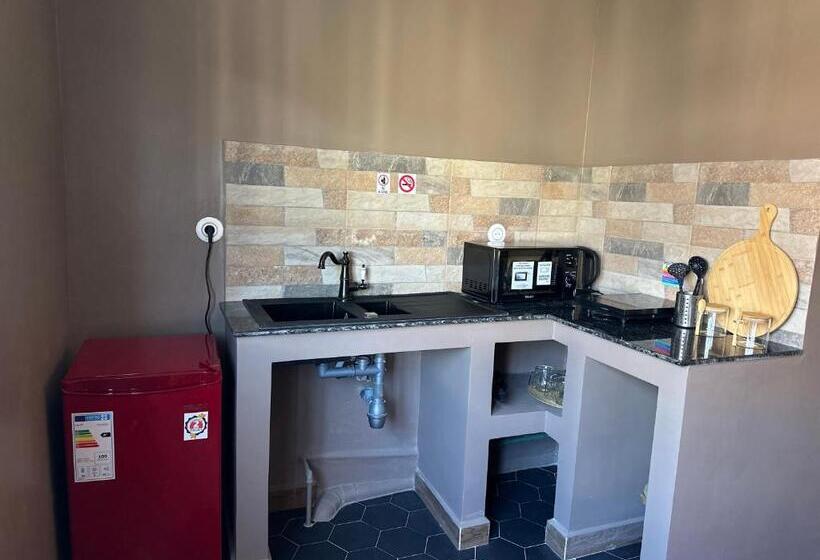 اتاق استاندارد با تخت بزرگ, N