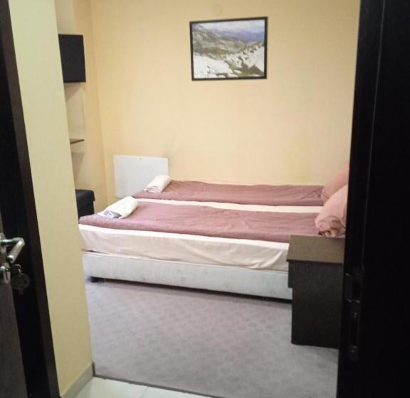 غرفة قياسية, къща за гости до 25 човека