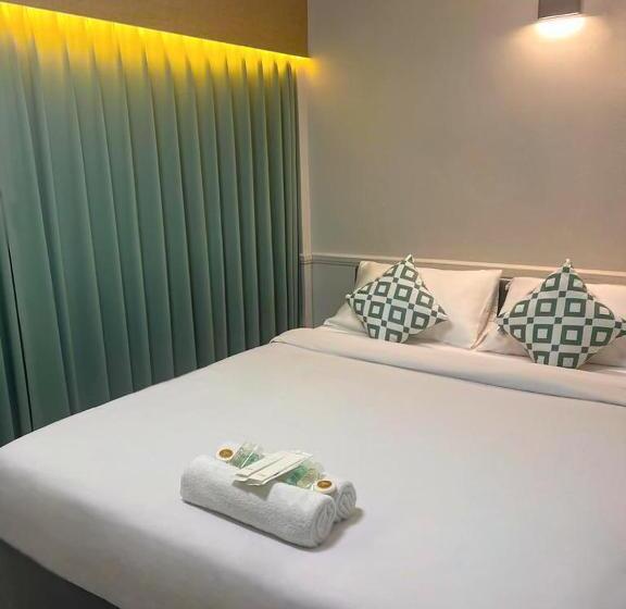 חדר סטנדרט לשלושה, Chanmel Riverside