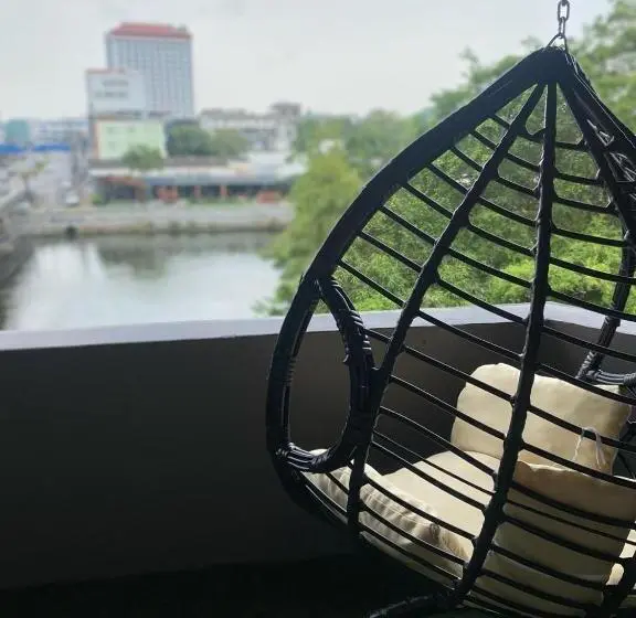 Standard-huone Parveke, Chanmel Riverside