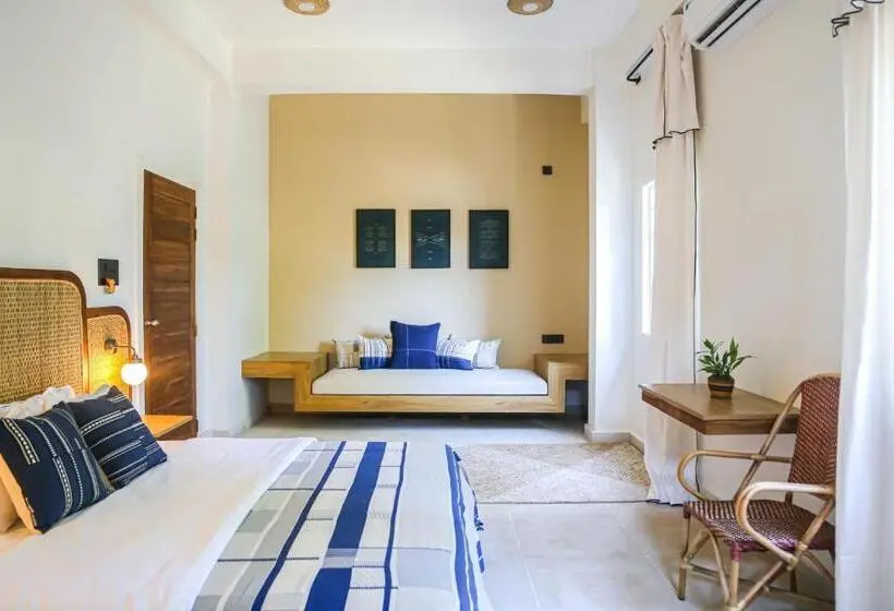 Chambre Standard avec Balcon, Heirloom Guesthouse