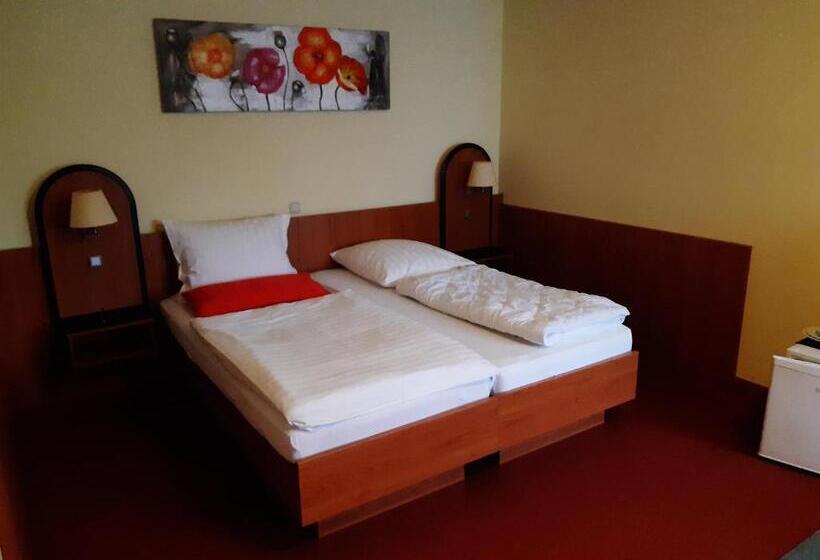 디럭스 룸, The Lodge Hotel By American Ease Grafenwoehr