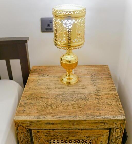 豪华房间, Chariot Square