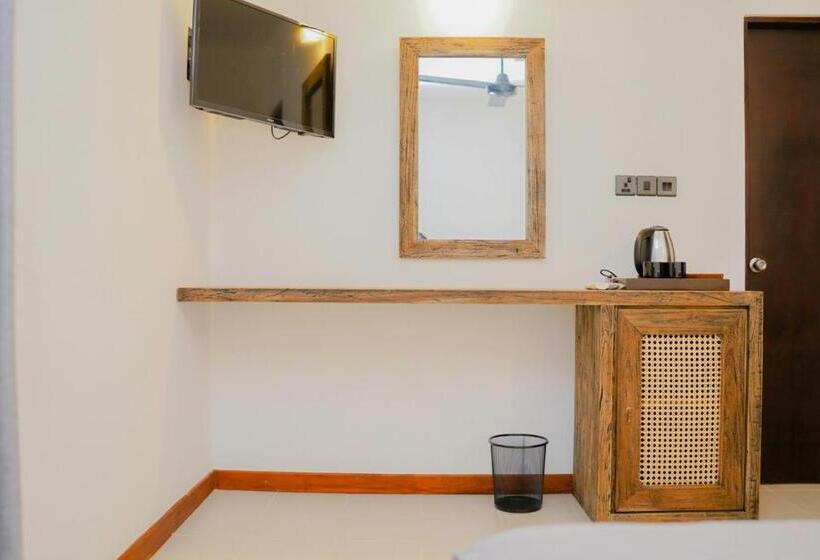 디럭스 룸, Chariot Square