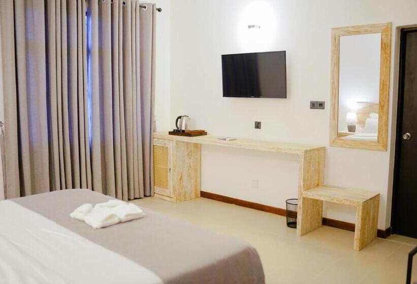 高级大房间, Chariot Square