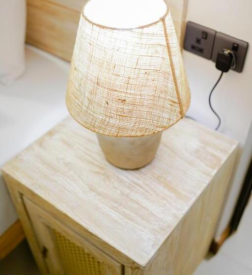 高级大房间, Chariot Square