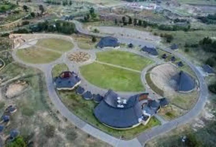 خانه 3 خوابه, Cozy Farm 3bdrm 8 Km Thababosiu