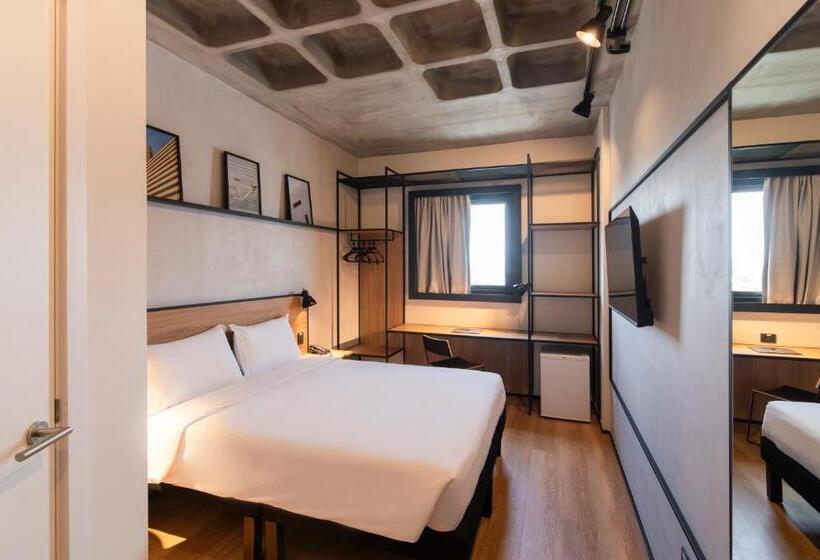 Номер Стандарт, Ibis Tubarão