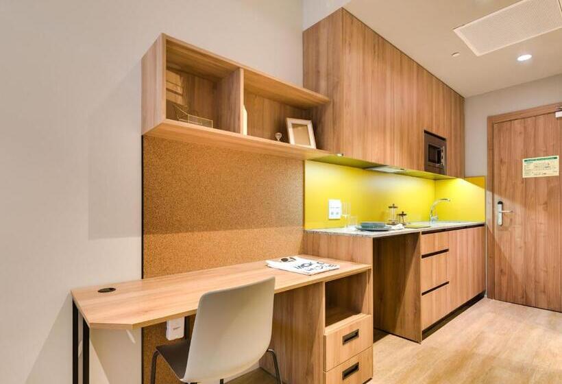 غرفة قياسية مزوَّدة بتراس, Livensa Living Studios Valencia Viveros