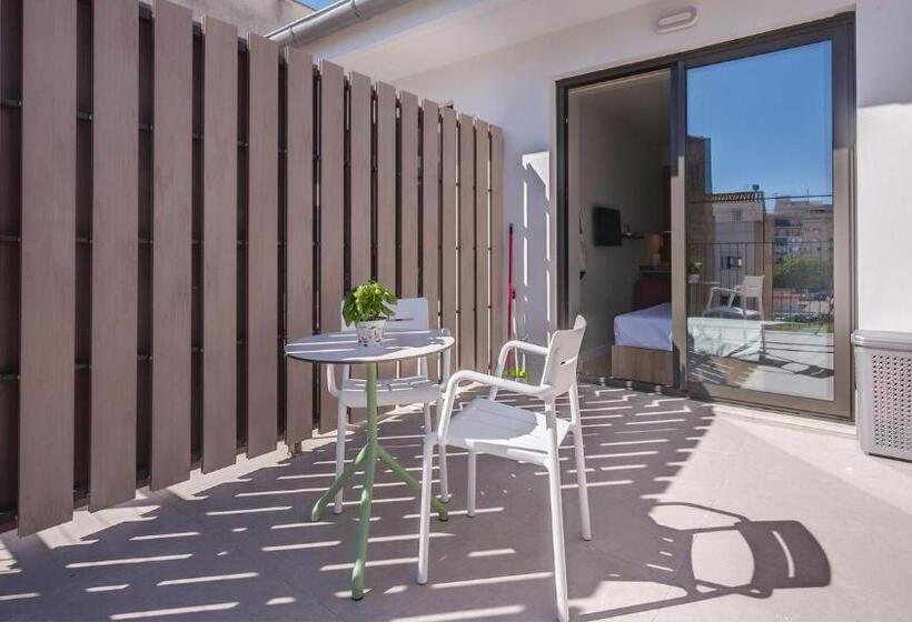 غرفة قياسية مزوَّدة بتراس, Livensa Living Studios Valencia Viveros