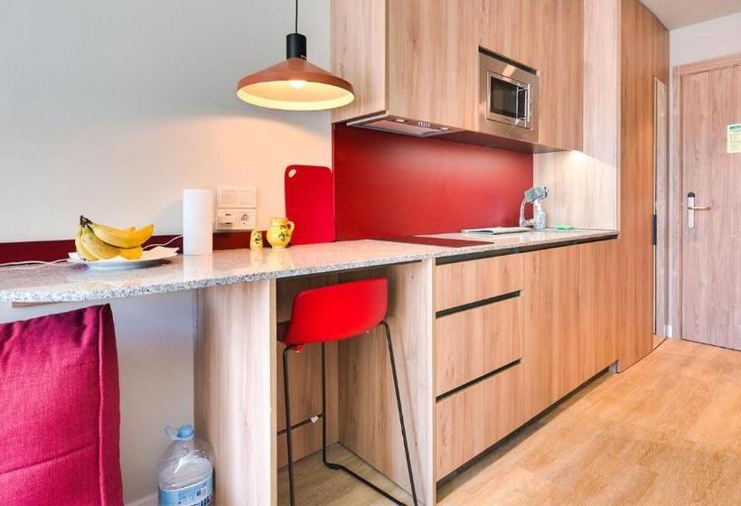 غرفة قياسية مزوَّدة بتراس, Livensa Living Studios Valencia Viveros