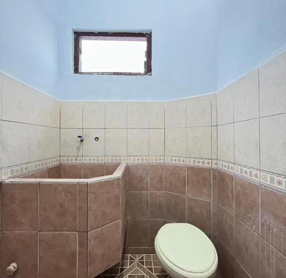 Номер Deluxe Кровать Кинг, Oyo 93422 Villa Tirto