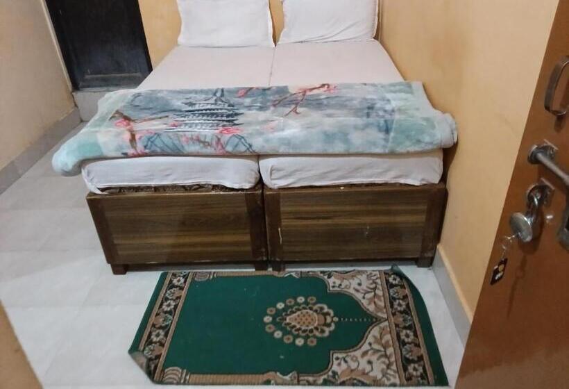 キングサイズベッドのデラックスルーム, Shivanand