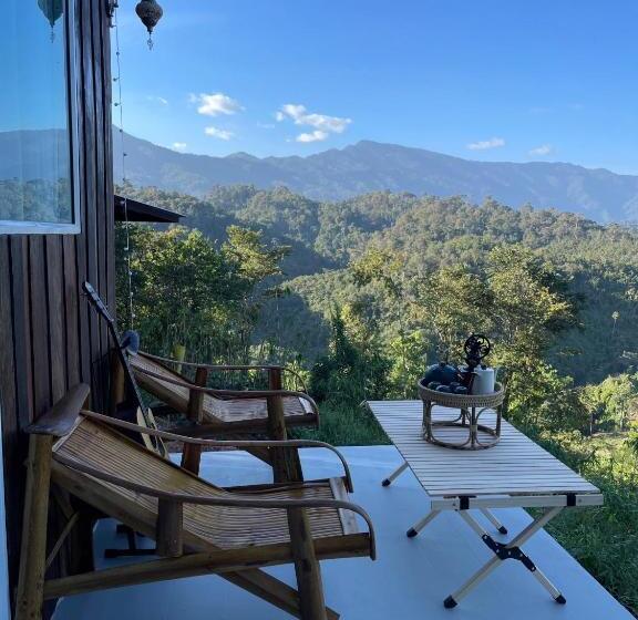 可看到停车场的标准间, บ้านเล็กในป่าใหญ่ At น่าน Little House In The Forest At Nan