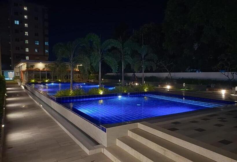 Студия Deluxe, Tropical Studios At Symfoni Bossa