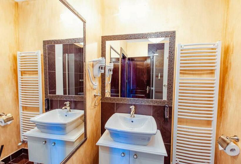 Номер Премиум, 4cardinal S Hotel Boutique