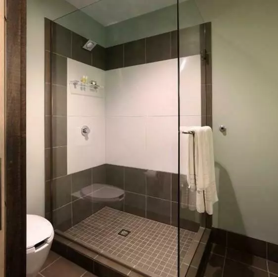 キングサイズベッドのスタンダードルーム, Cityflatshotel   Grand Rapids, Ascend Hotel Collection