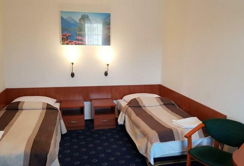 اتاق استاندارد چهار تخته, Alicja