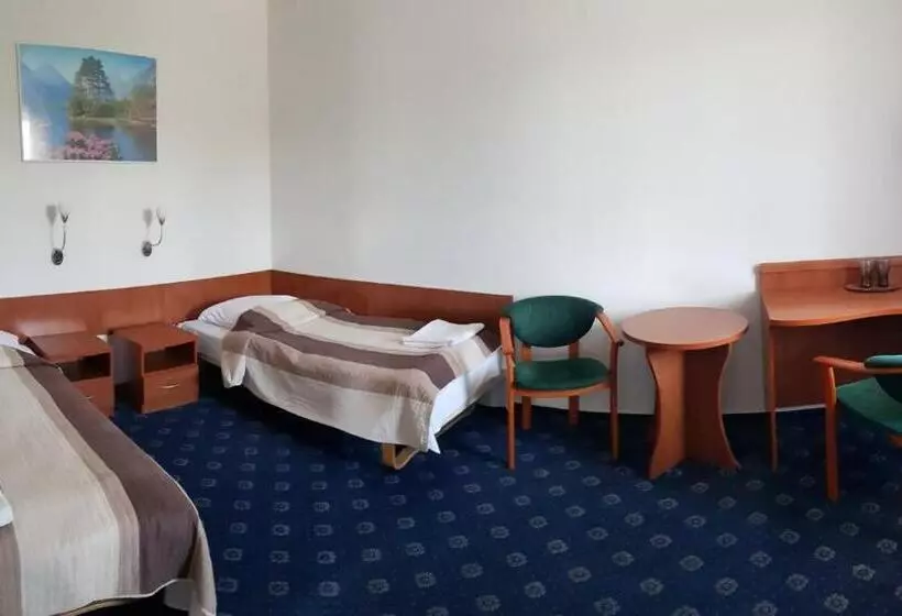 スタンダード４人部屋, Alicja