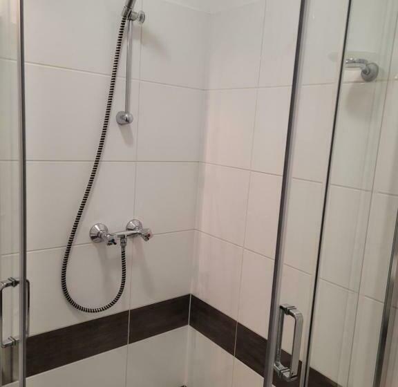 اتاق استاندارد یک نفره, Damroka