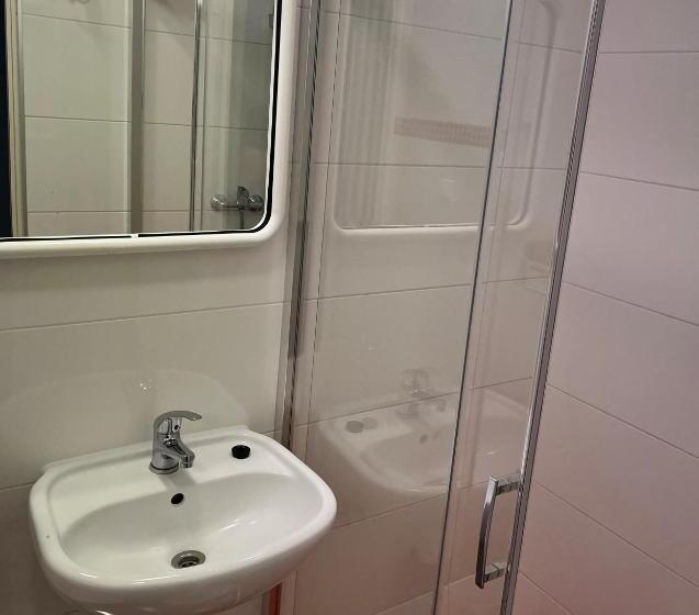 استودیوی استاندارد, Damroka