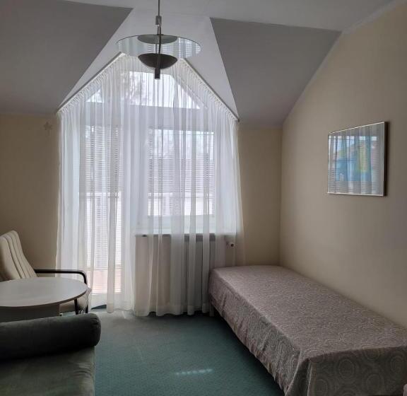 استودیو استاندارد با تراس, Damroka