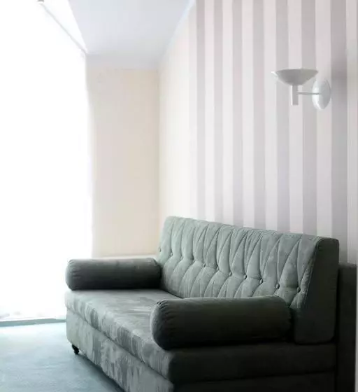 Standard-studio Terassi, Damroka