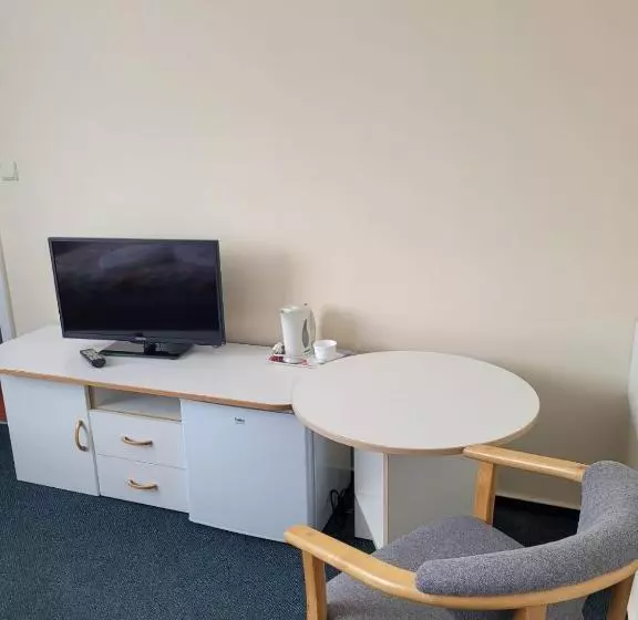 Standard Yhden Hengen Huone, Damroka