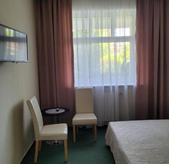 اتاق استاندارد, Damroka