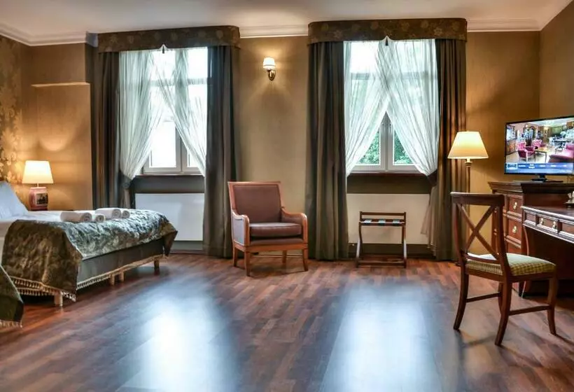 デラックストリプルルーム, Komoda Club Residence