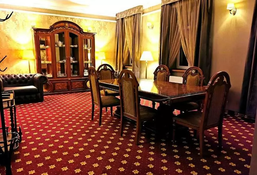 プレジデントスイートルーム, Komoda Club Residence