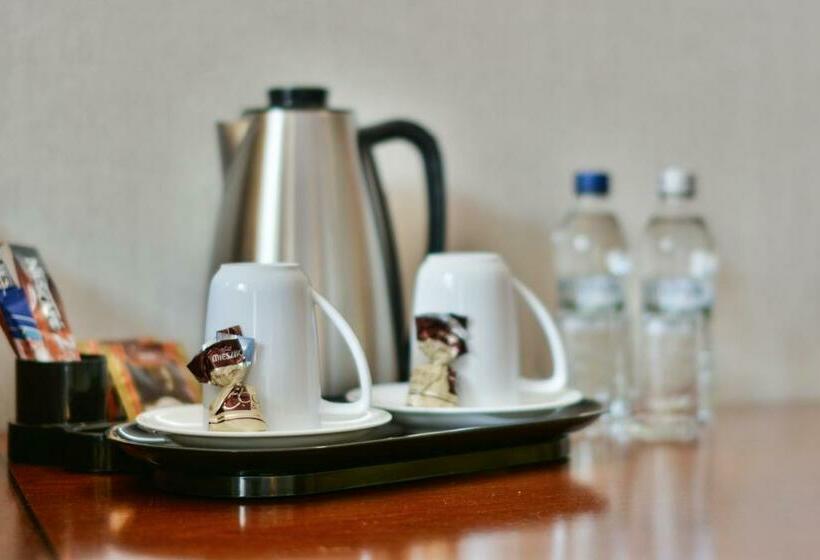 اتاق لوکس سه تخته, Komoda Club Residence