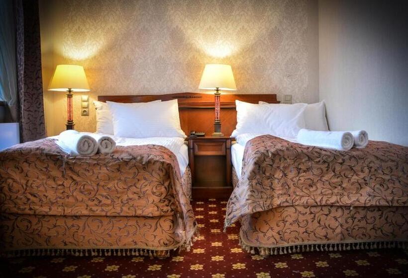 اتاق لوکس, Komoda Club Residence