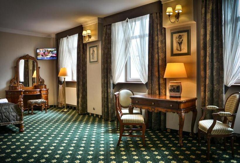 Апартаменты 1 Спальня, Komoda Club Residence