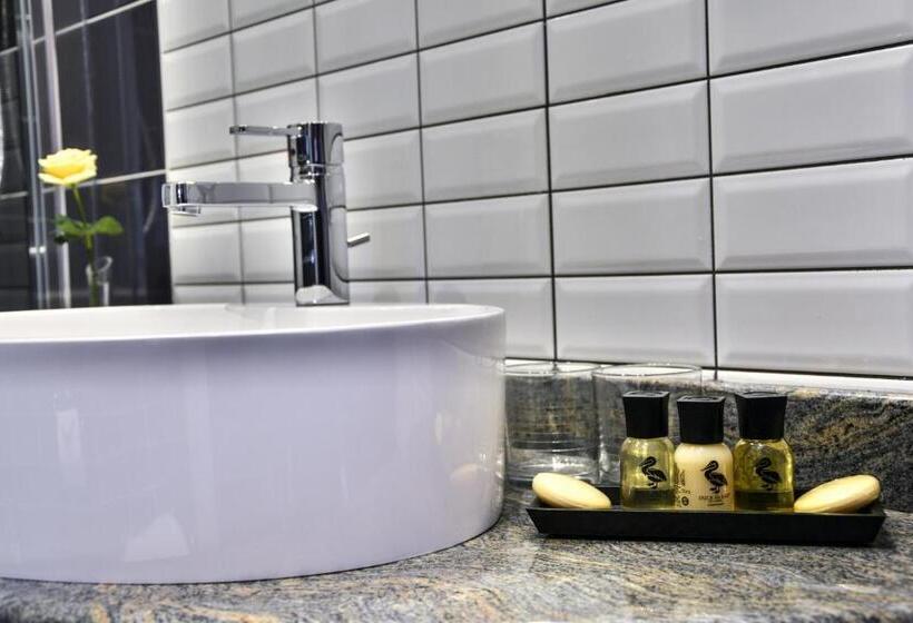 اتاق لوکس یک تخته, Komoda Club Residence