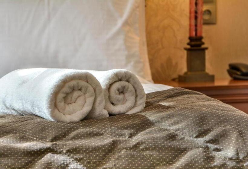 اتاق لوکس یک تخته, Komoda Club Residence