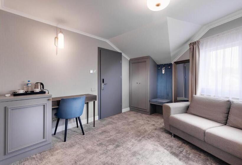 Полулюкс, Meridian