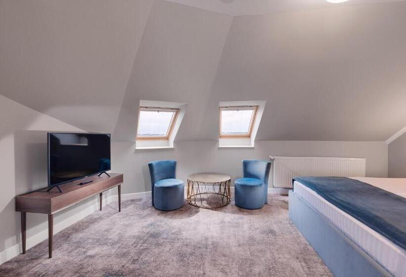 Полулюкс, Meridian