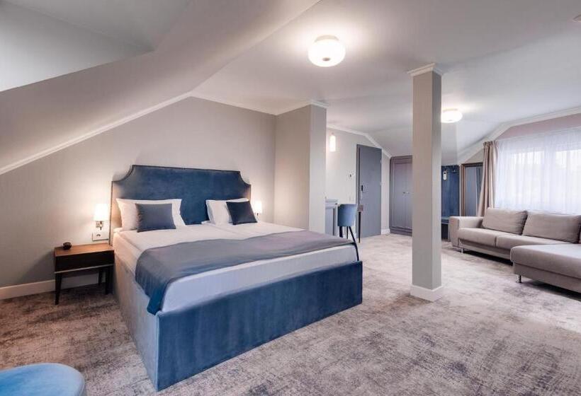 Полулюкс, Meridian