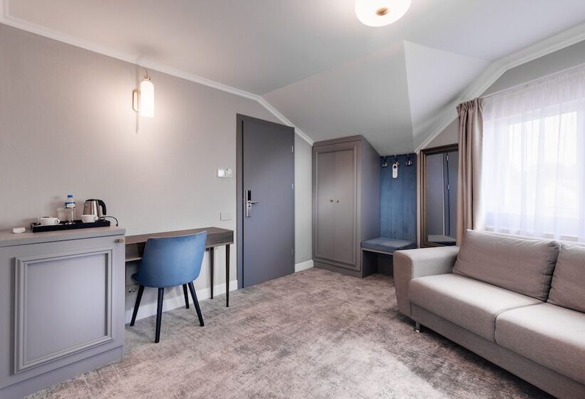 Полулюкс, Meridian