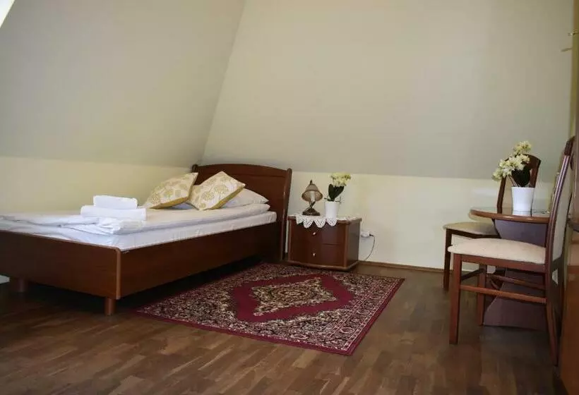 اتاق استاندارد یک نفره, Miasteczko Galicyjskie