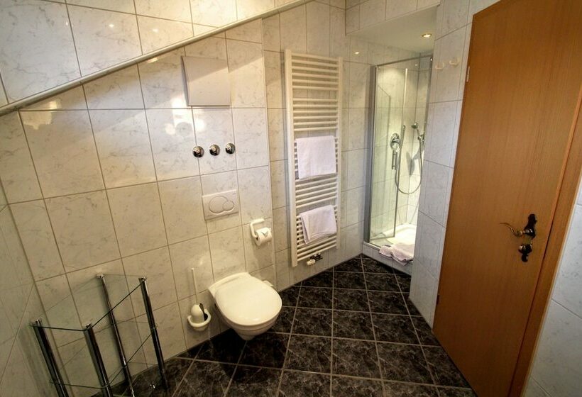 غرفة قياسية مزوَّدة بشُرفة, Gatterhof