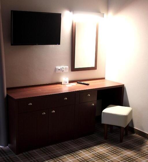 اتاق استاندارد یک نفره, Rudnik